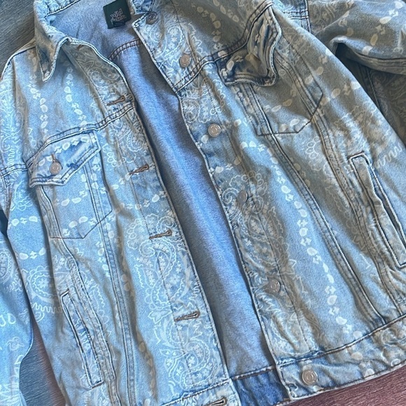 Wild Fable Oversized Bohemian Jean Jacket - Picture 8 of 11